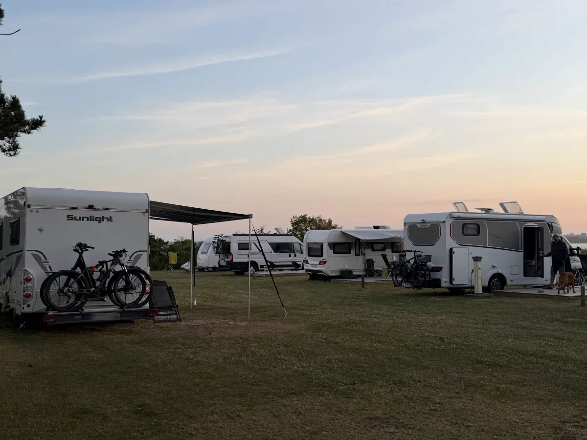 Evening atmosphere with motorhomes on the view pitches